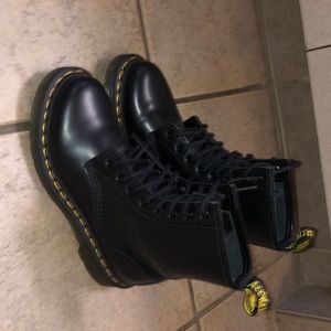Black 1460 Smooth Dr. Martens
